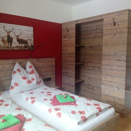 Haus Wastl Apartman Russbach am Pass Gschütt Kültér fotó