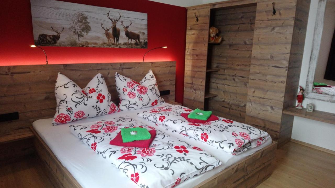 Haus Wastl Apartman Russbach am Pass Gschütt Kültér fotó